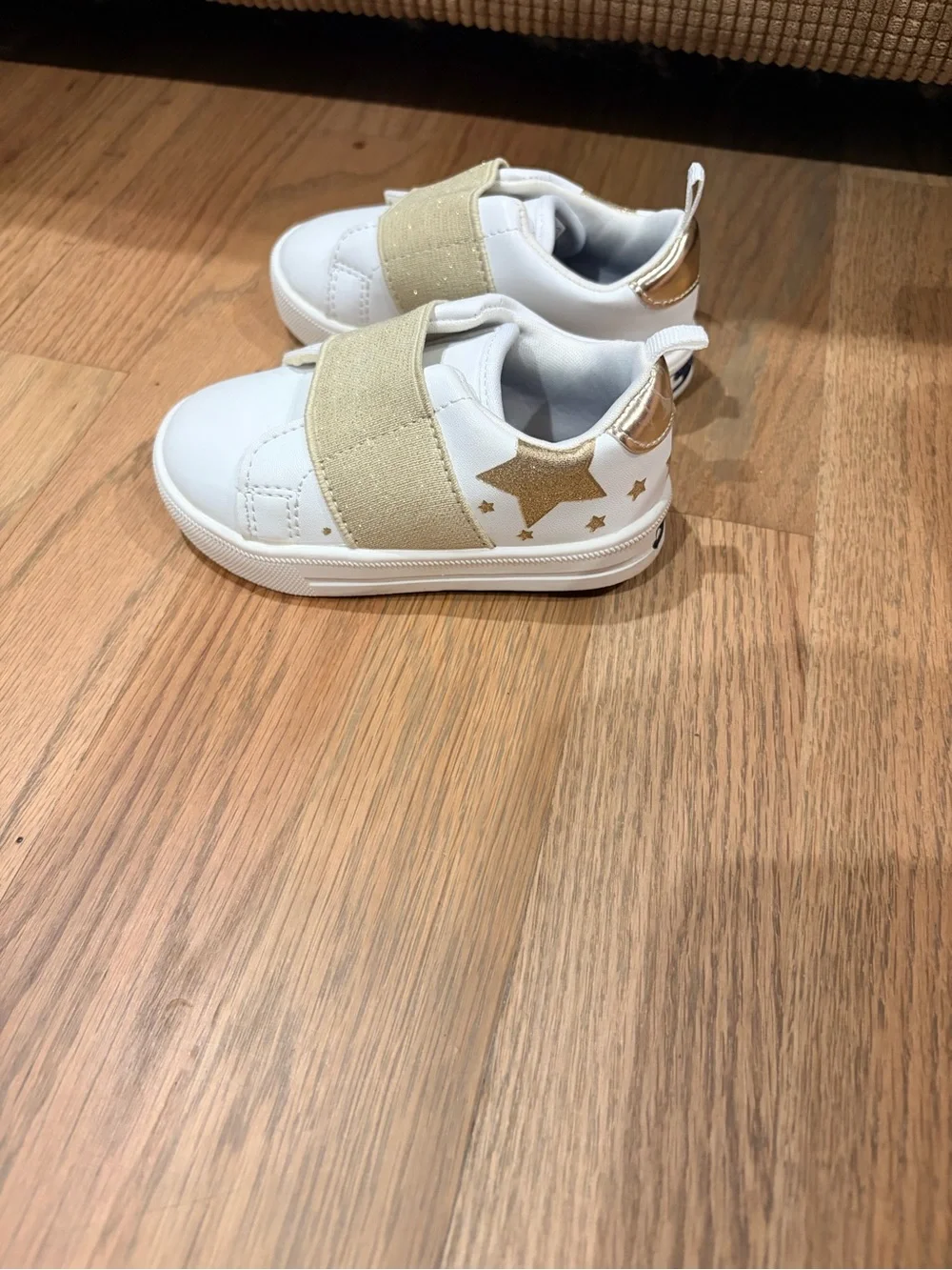Osh Kosh sneakers, sparkly gold with stars, little girl size 5M